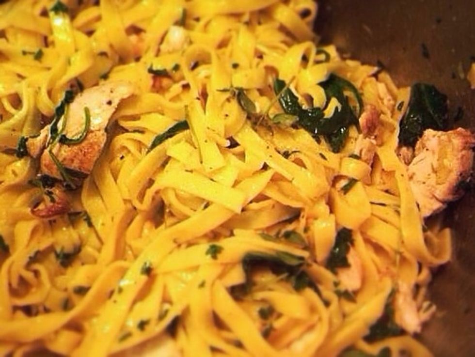 Give it a quick stir and then serve! If you like it really "lemony" drizzle some lemon olive oil on top. Finish off with some freshly grounded black pepper.