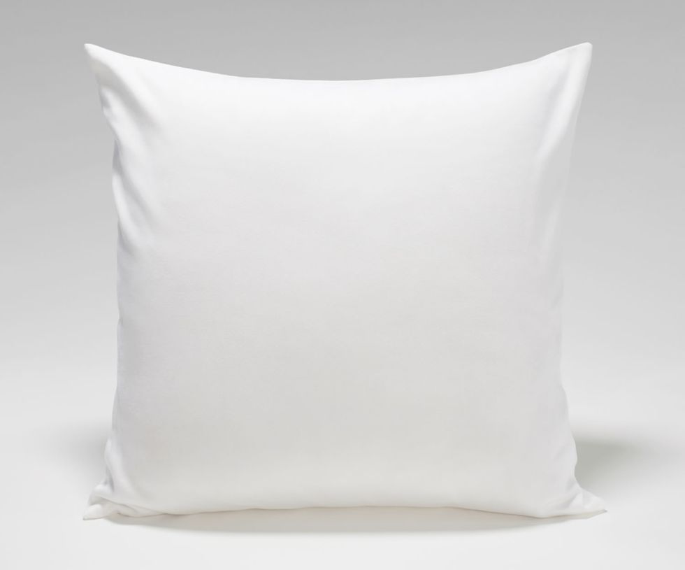 Give your preference to the pillow with plain white surface because it is ideal for painting. However any light background is appropriate and texture on surface can play a role of drawing grid.