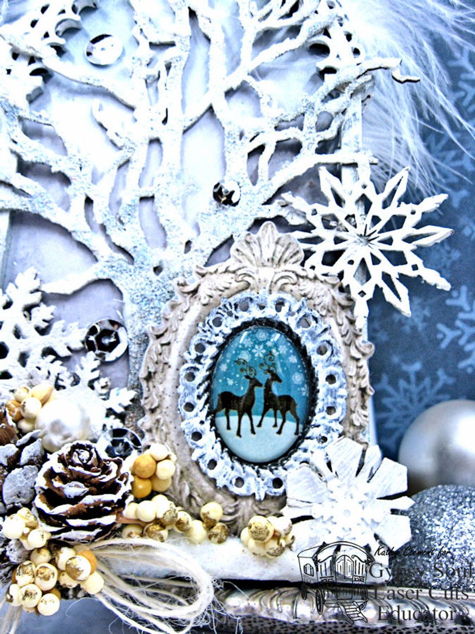 Glue snowflakes and sequins in place.