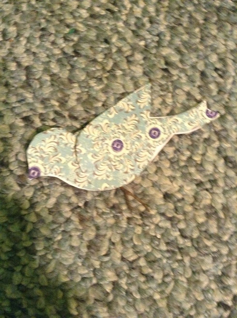 Glue the big wing down.