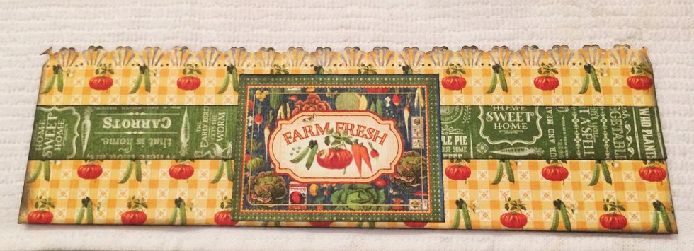 Glue the cardstock as shown in the picture.