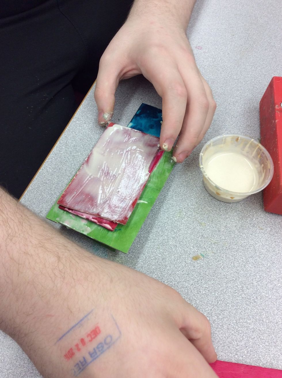 Glue the top of Veneer 5
