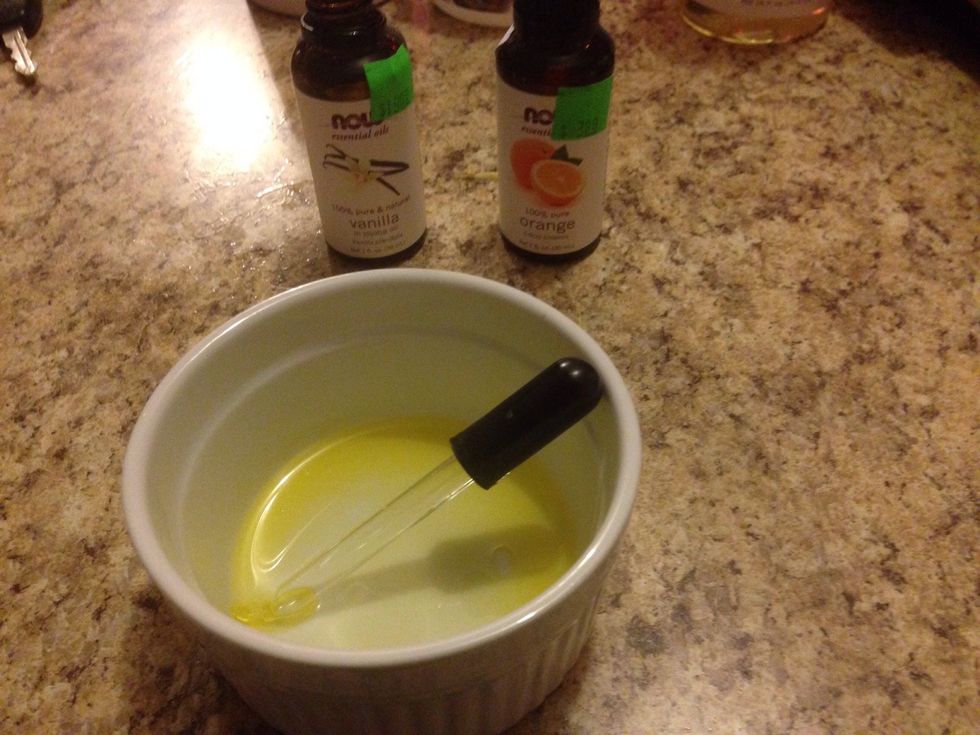 Go ahead and mix up your essential oils. This is Christmas cookie scent: 24 drops of vanilla and 2 drops of tangerine or orange. You can get many different recipes off the web.