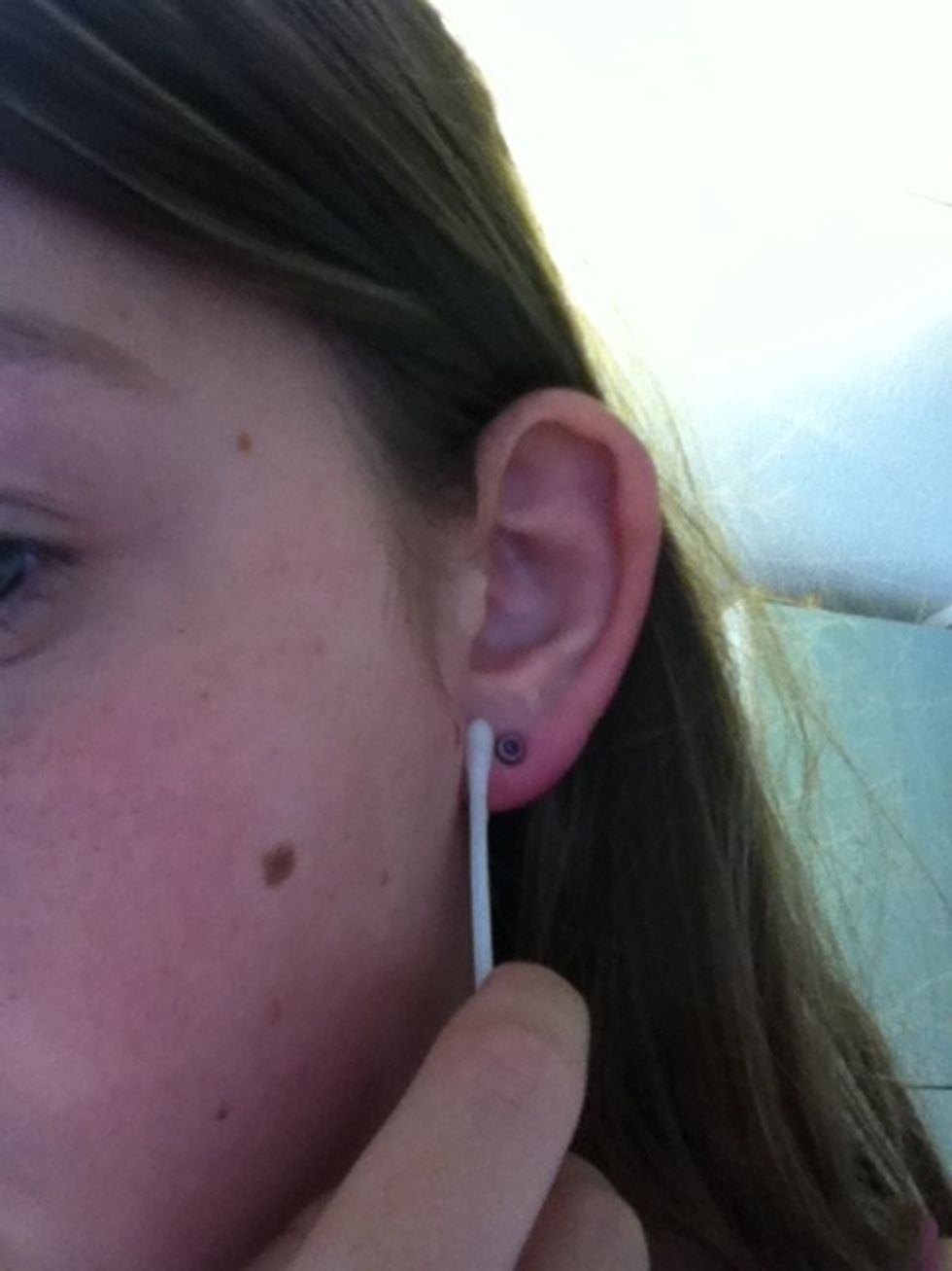Go around the earring back and front. do this as many times as you wish