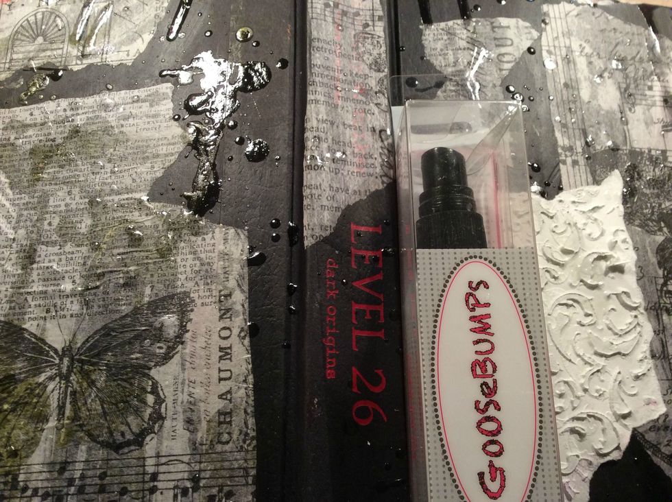 Goosebumps is a product that I've had forever and the nozzle was clogged so it didn't spray correctly, so I just splattered the product. Normally it would come out looking like goosebumps... Cute :)