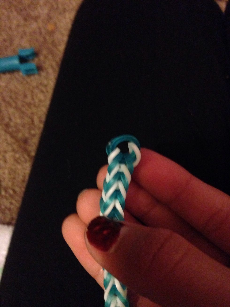 Grab the bottom rubber band