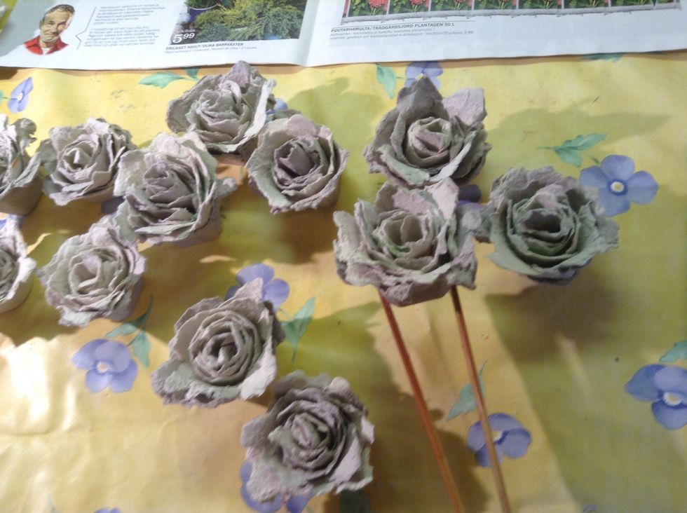 Grab the carton rose with pincers.