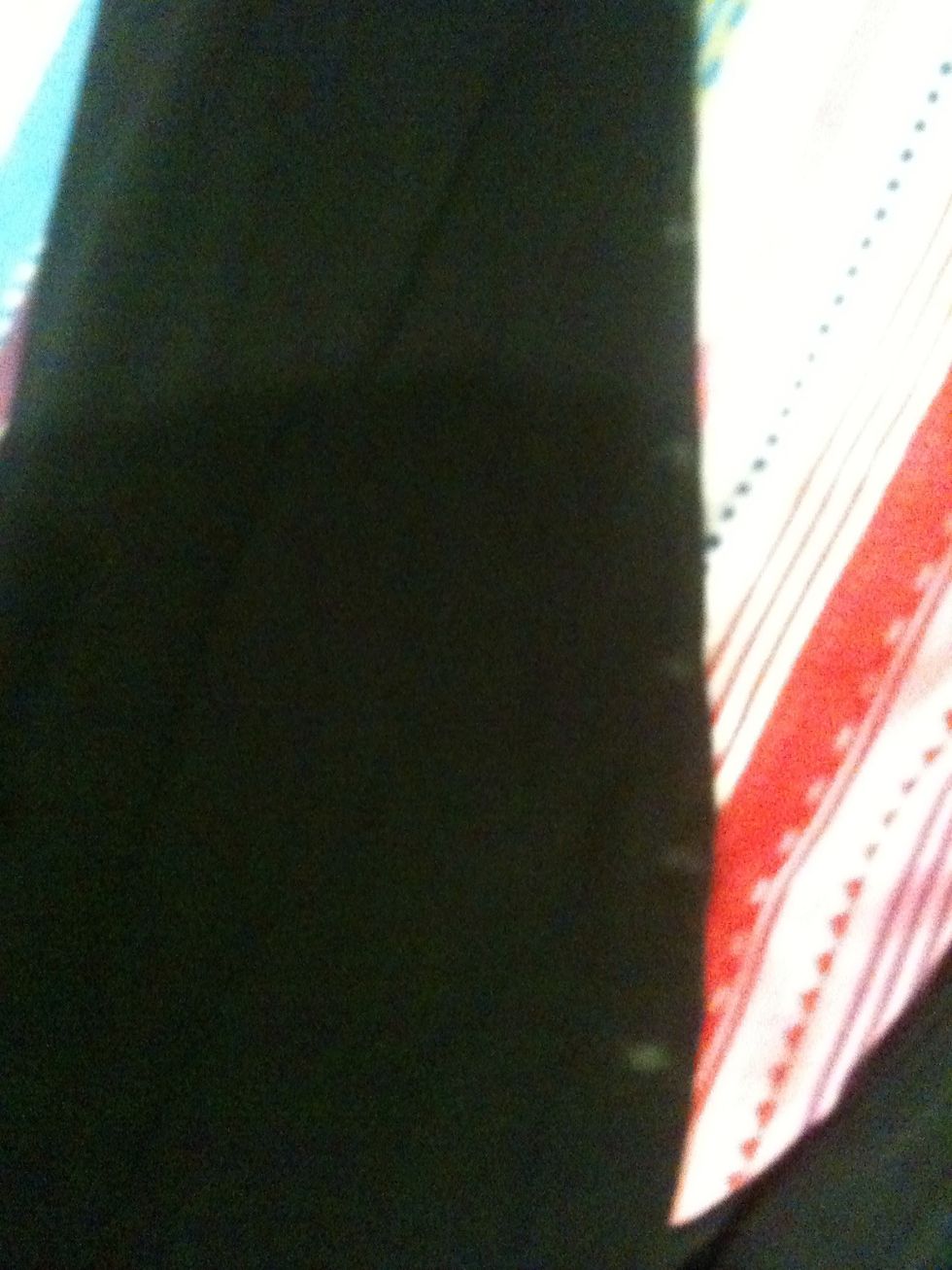 Grab your leggings and make small marks along the inner SEAM, about 5 cm or 2 inches apart