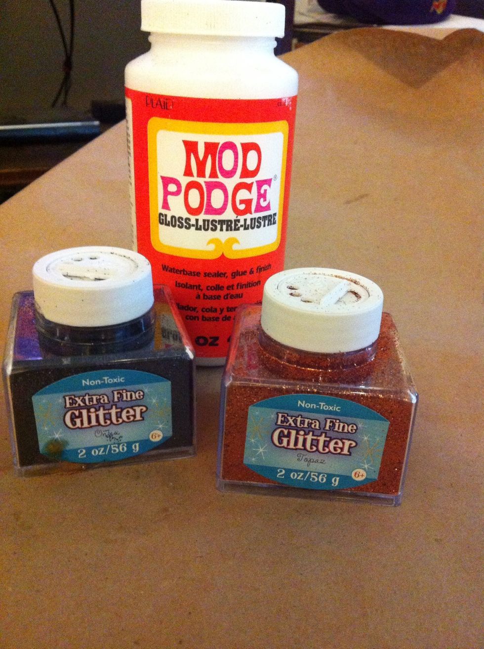 Grab your supplies. If you want your final glitter result to be like mine, having extra fine glitter is must.