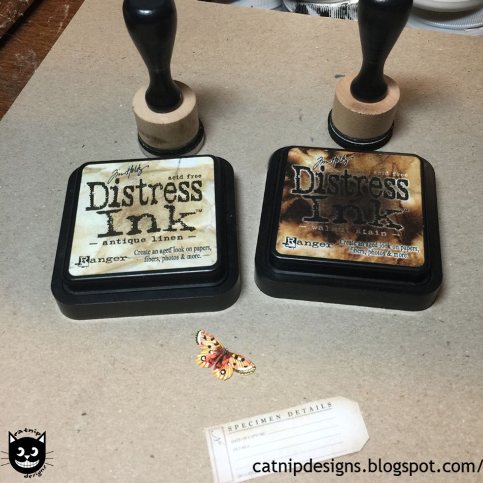 Grab your Tim Holtz - Mini Ink Blending Tools and Distress Mini Ink Kit - Kit 3 - Antiquing, in Antique Linen and Walnut Stain.