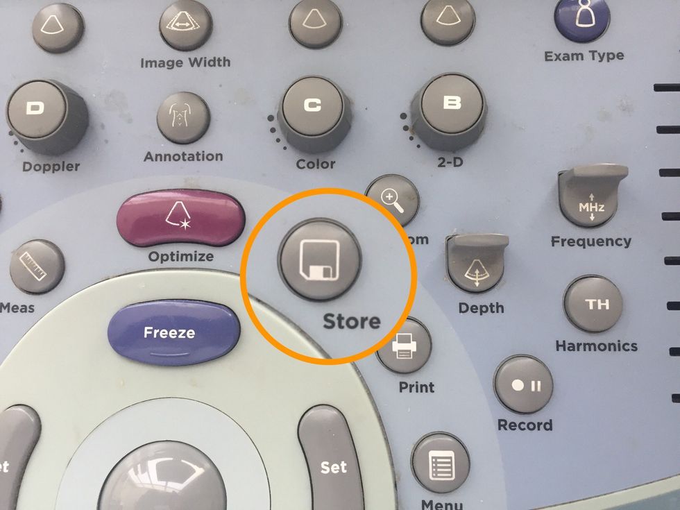 Grabar v\u00eddeos con bot\u00f3n "store" Para grabar una imagen, usar "freeze" y luego "store"