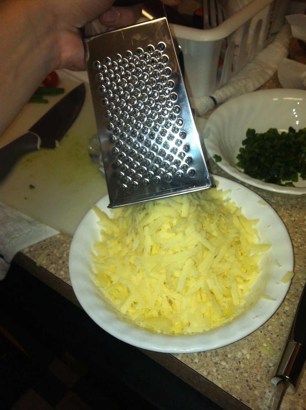 Grate cheese of choice while cooking and stirring heavy cream on med heat. When the cream is reduced to half add pepper, cheese, and pasta (if your a meat lover add some bacon crumbles)