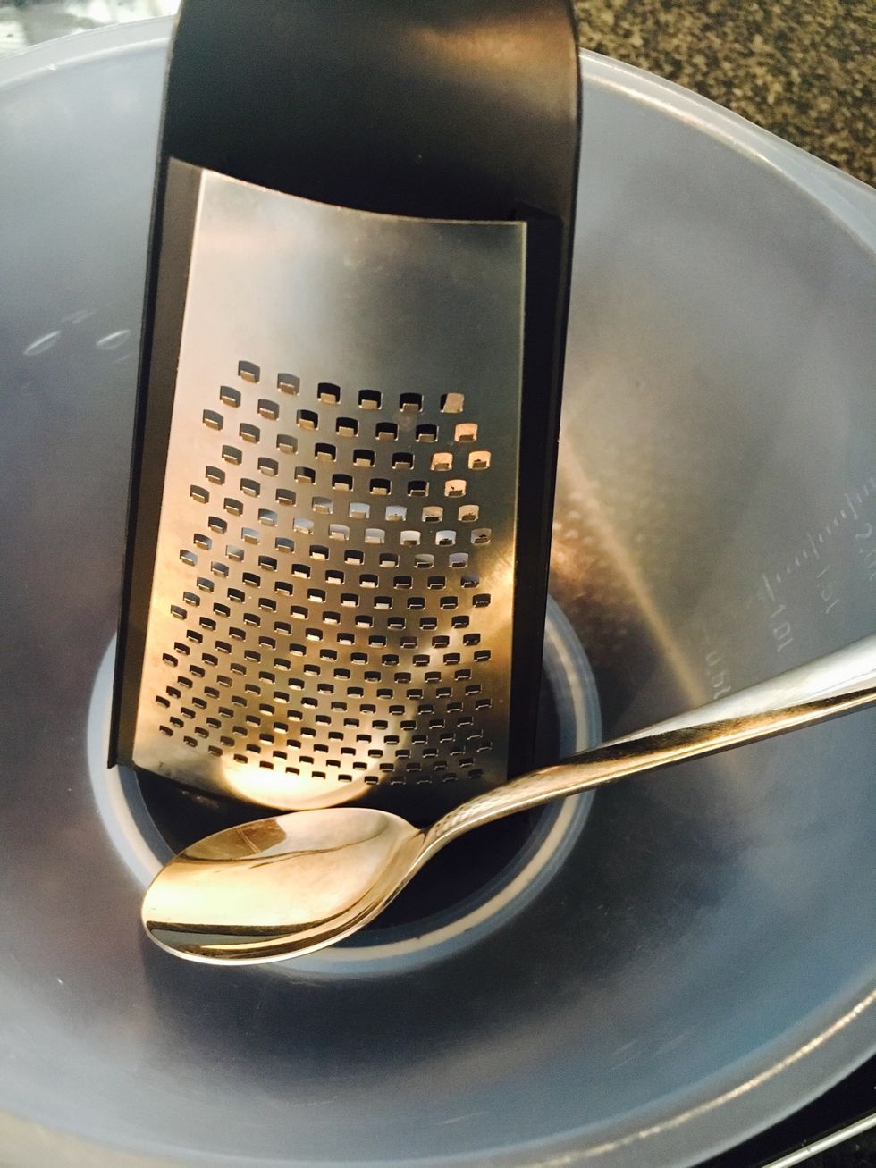 Grater, bowl, spoon