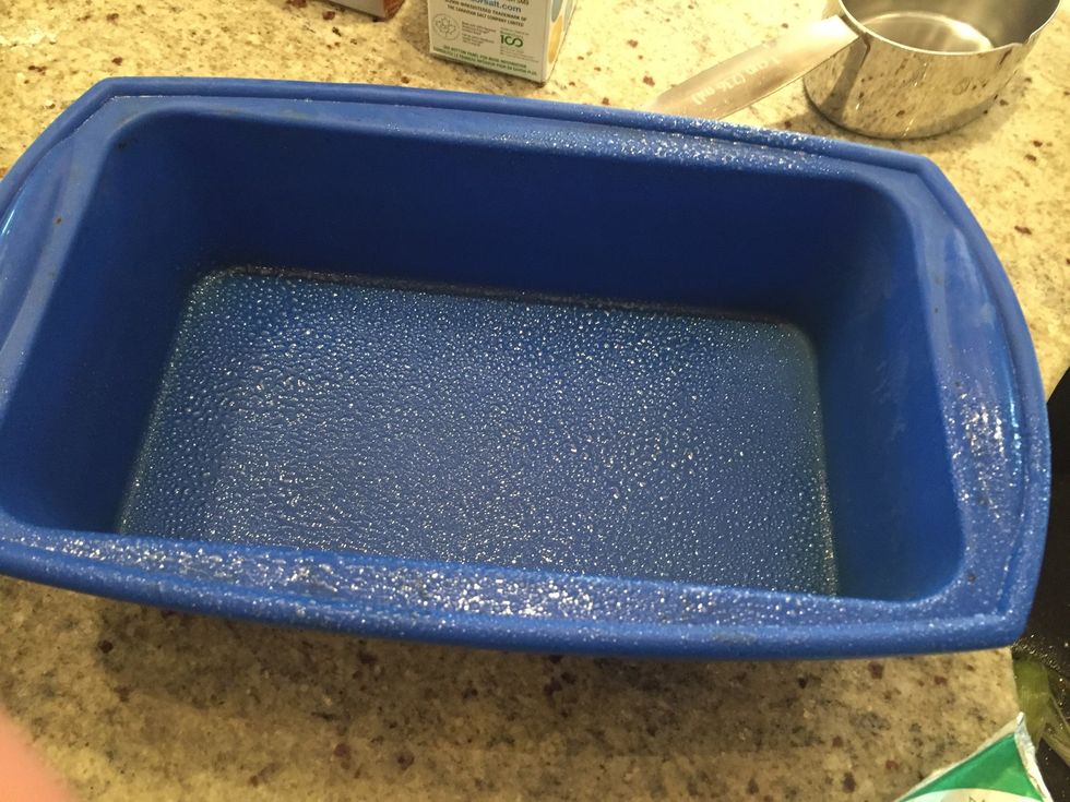 Grease loaf pan