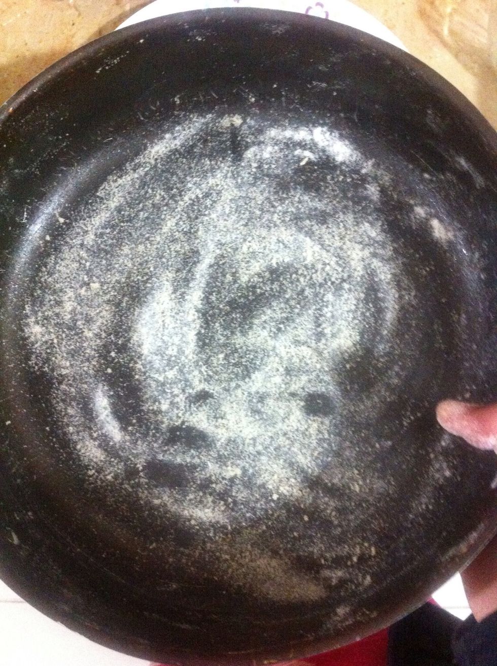 Grease n dust your pan