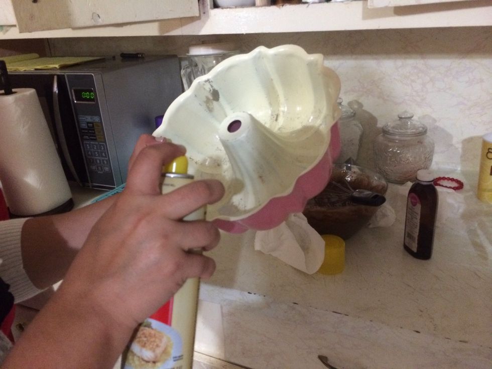 Grease pan