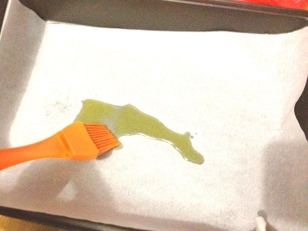 Grease your baking pan or on your baking paper with olive oil