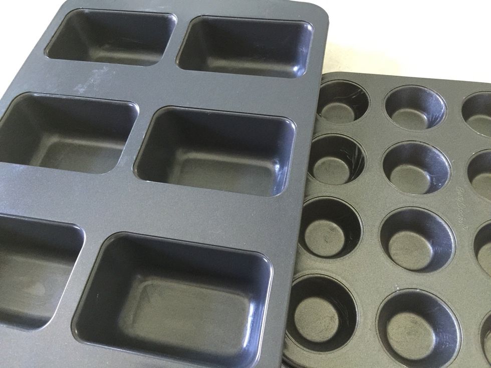 Grease your choice of pans with some butter. For this recipe, you can make a giant loaf or two medium loafs or 6 small loafs and mini muffins like I have.