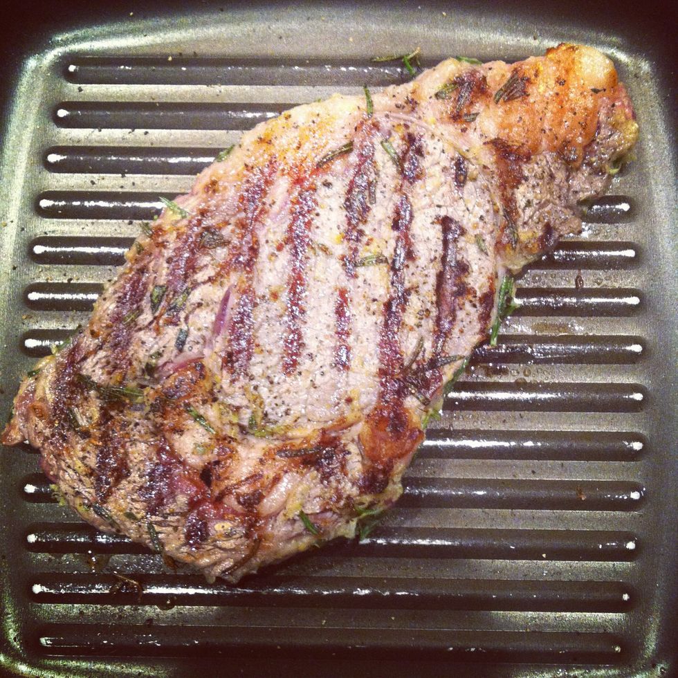 Grill/pan fried ur steak depends on how thick ur steak is as u can see my steak is thick cut so it take about 3min on each side for medium but the best way to know u gotta feel it don't forget seasons