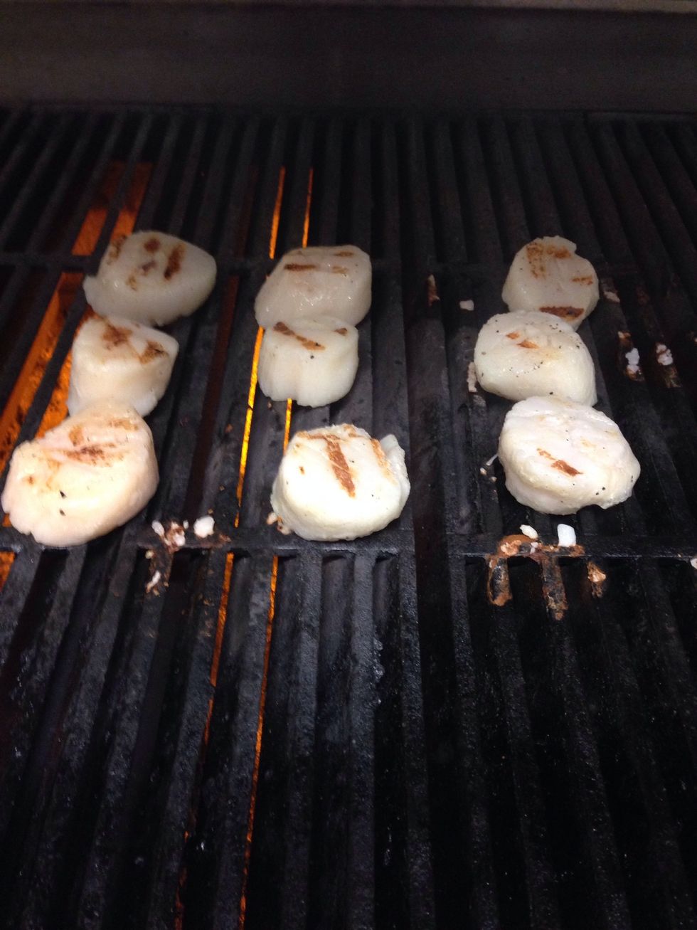 Grill the scallops too and season it