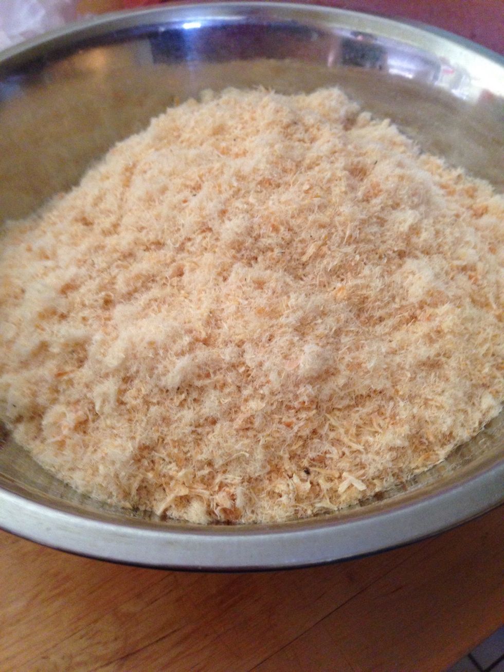 Grind finely 1.5 lbs of shrimp