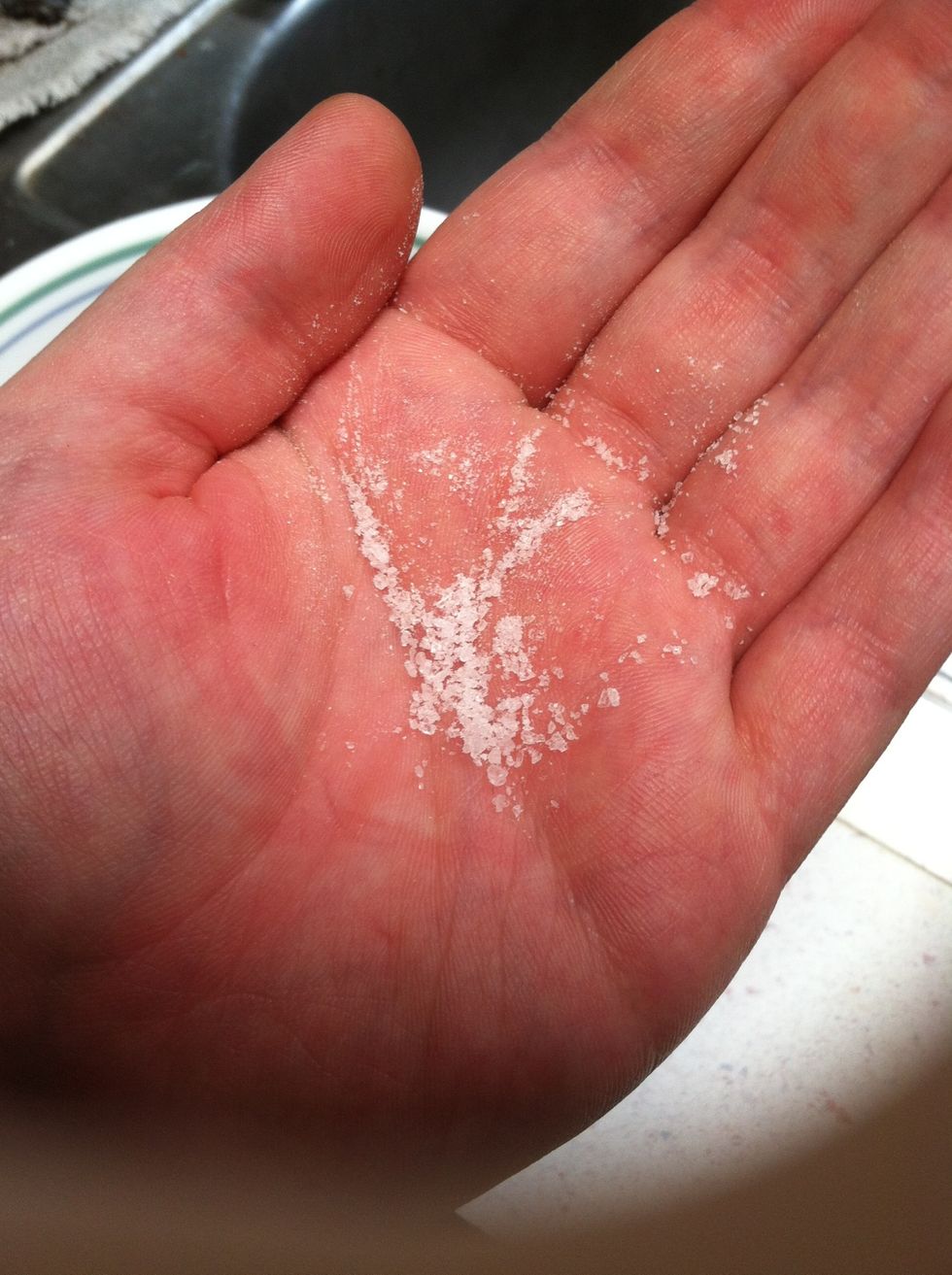 Grind up the sea salt and put into the bowl with the tea
