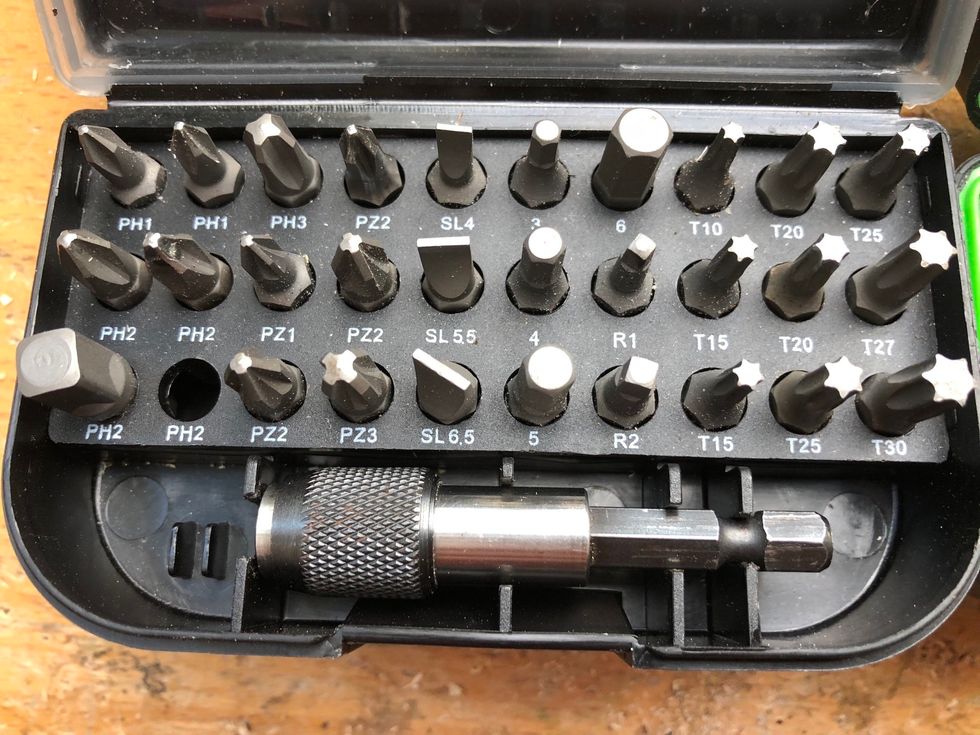 H\u00e4mta en bitssats. Prova vilken bits som passar din skruv