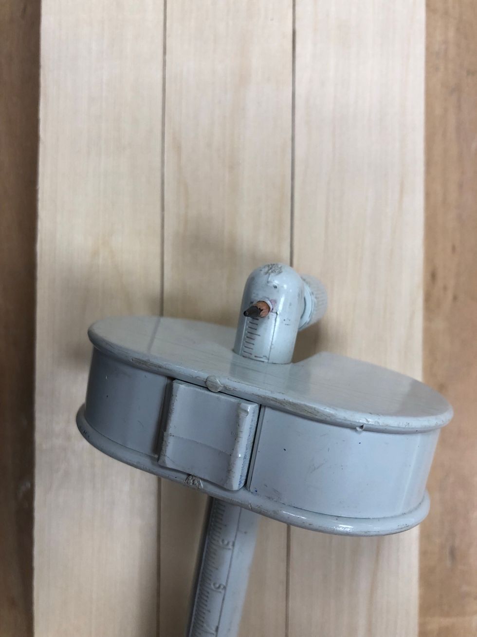 H\u00e4mta ett strykm\u00e5tt och st\u00e4ll in p\u00e5 det m\u00e5ttet.