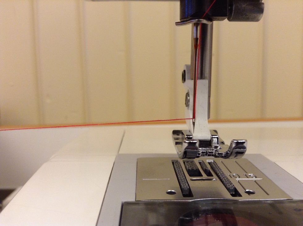 H\u00e5ll i \u00f6vertr\u00e5den med v\u00e4nster hand.