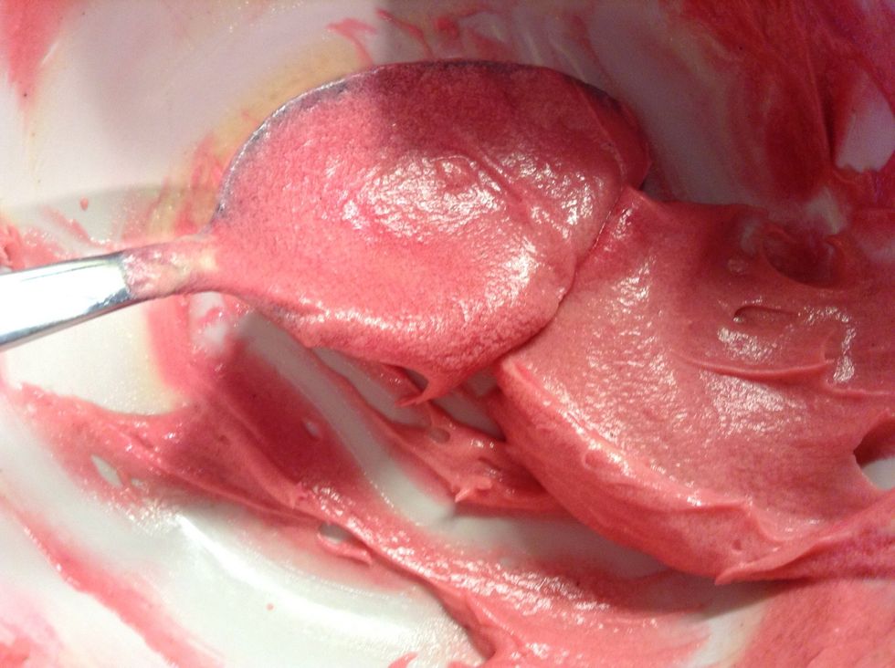 Had some pink too, this are made as extras to a cake I was making.