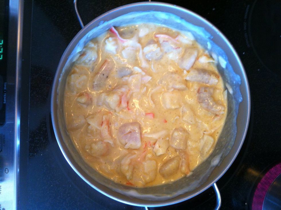 Had the seafood and let it cook over low heat for about 10 min. Stire it frequently to avoid the preparation to stick to the pot.