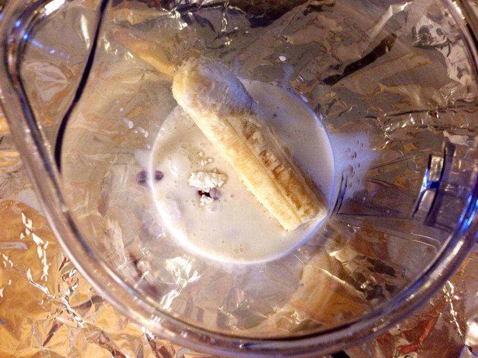 ..half a banana and some bourbon vanilla (I used regular vanilla sugar but please don't).