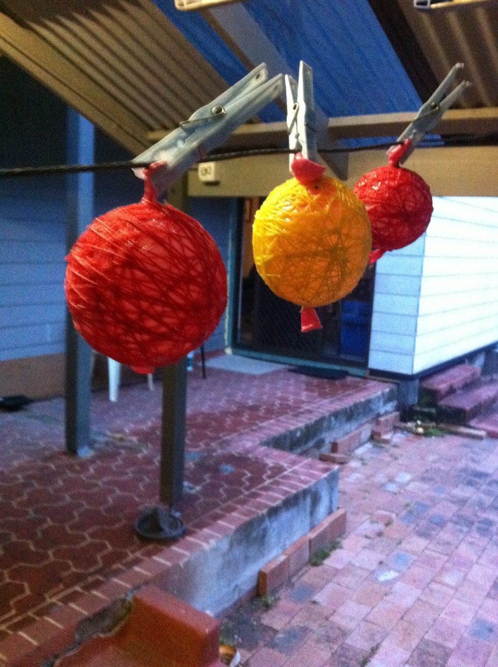 Hamg to dry for 24 hours depending on the glue