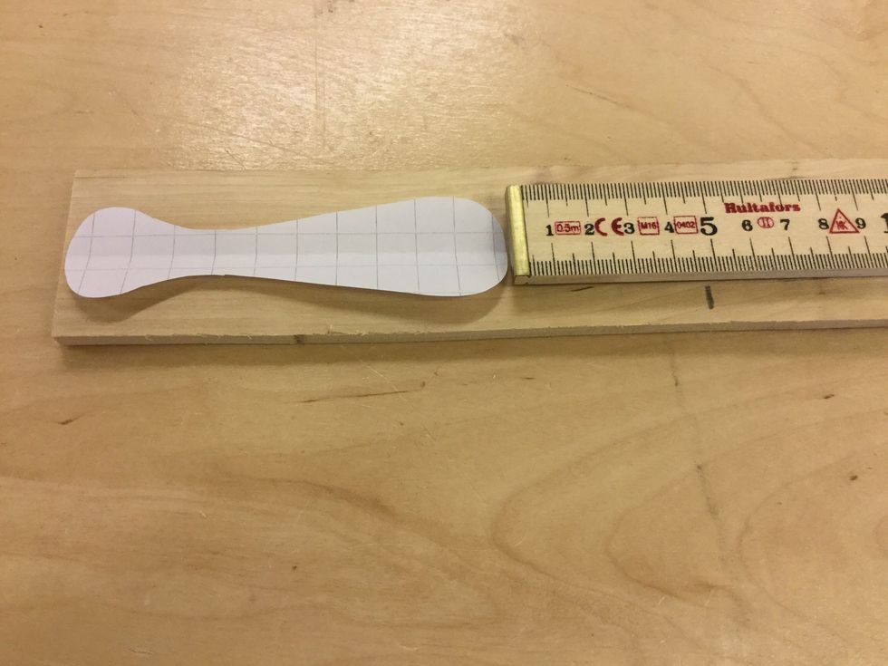 Handtag \u2022L\u00e4gg ut mallen p\u00e5 br\u00e4dan och l\u00e4gg till 5cm.