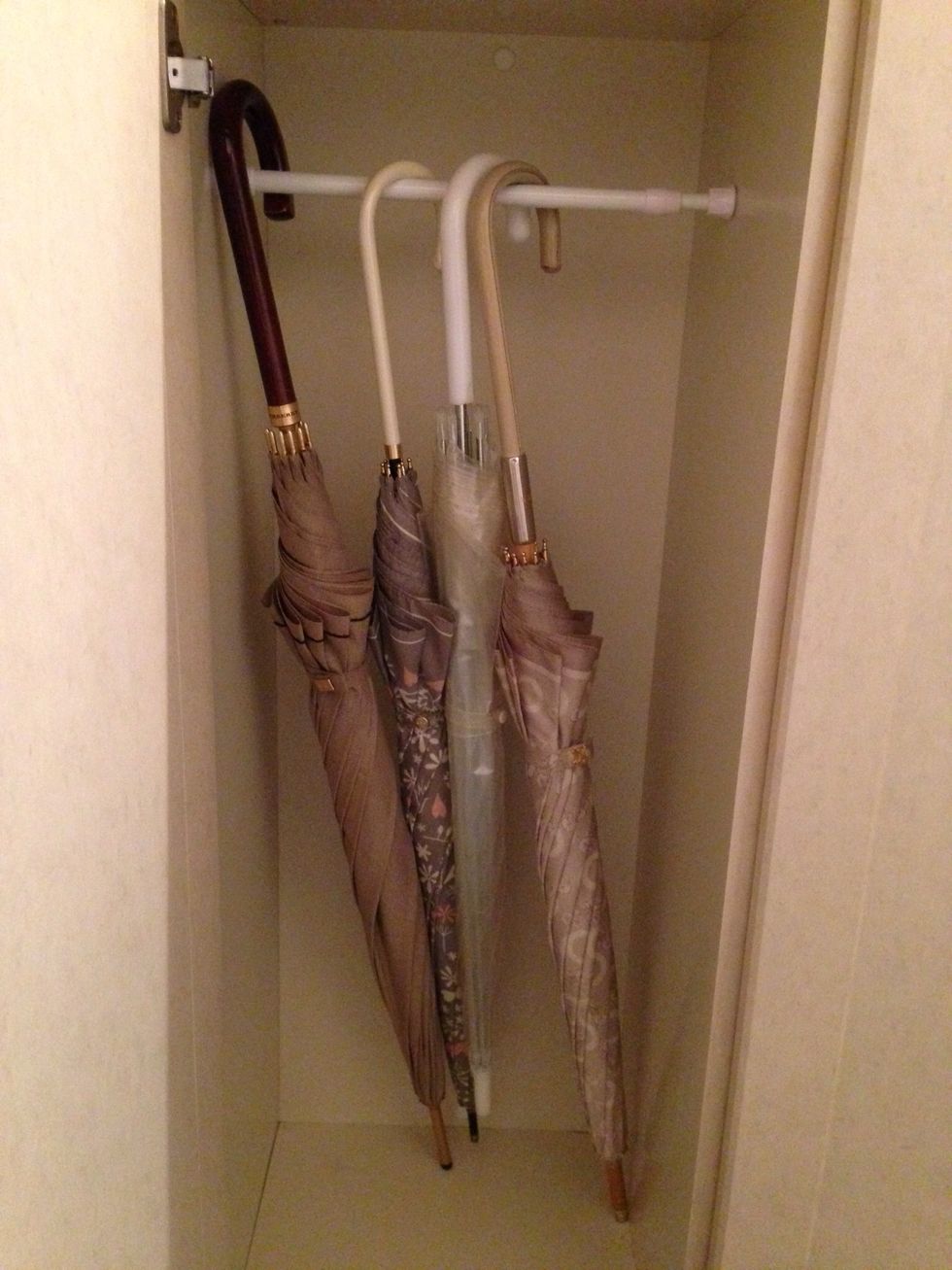 Hang long umbrellas.