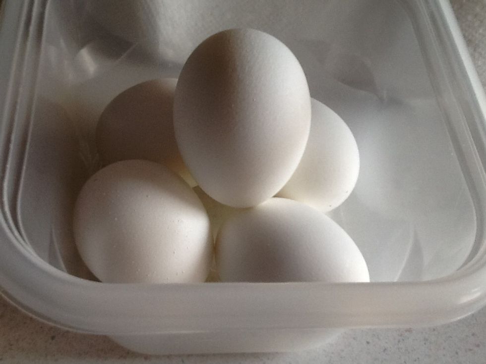 Hard boiled eggs make a satisfying snack.