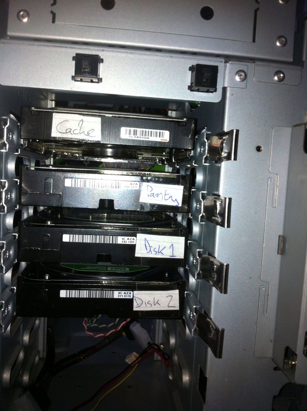 How to build a massive media server (unraid) B+C Guides