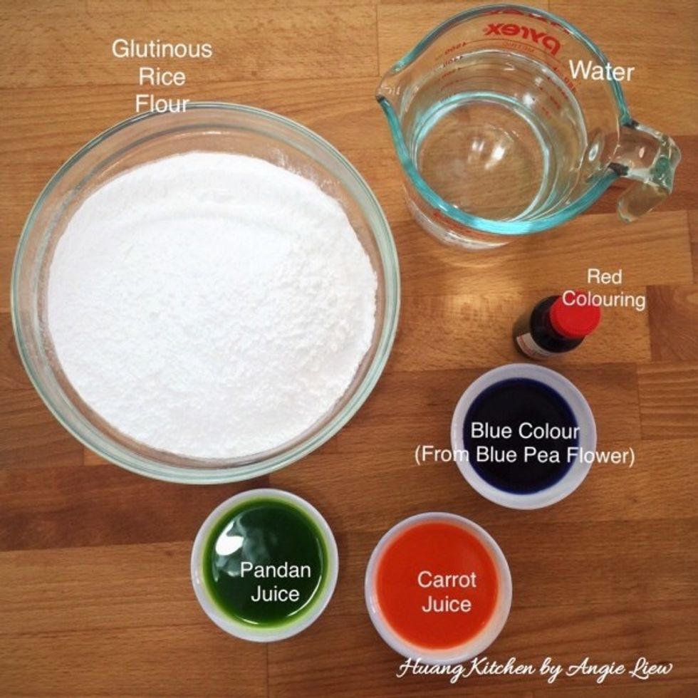 Have ready all ingredients to make the sweet glutinous rice balls.