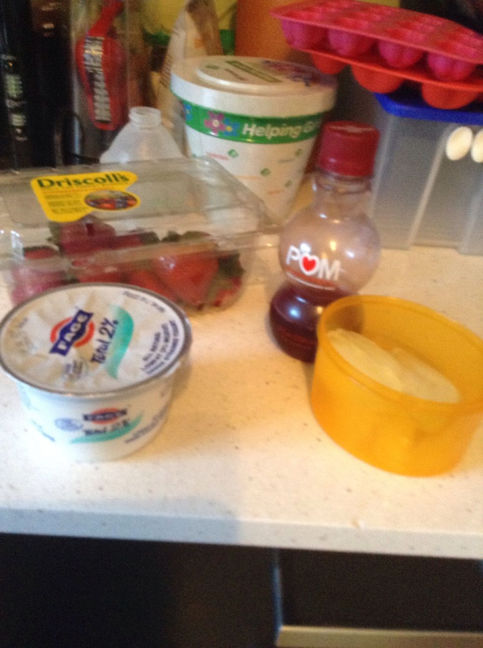 Have these ingredients to make the perfect summer beachside smoothie.