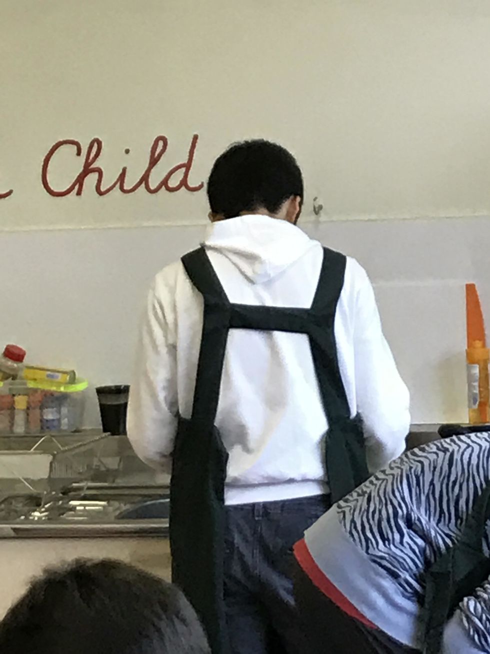 Head over to the sink and pour the soba noodles over the strainer. Immediately cool down the soba by washing it with cold water.