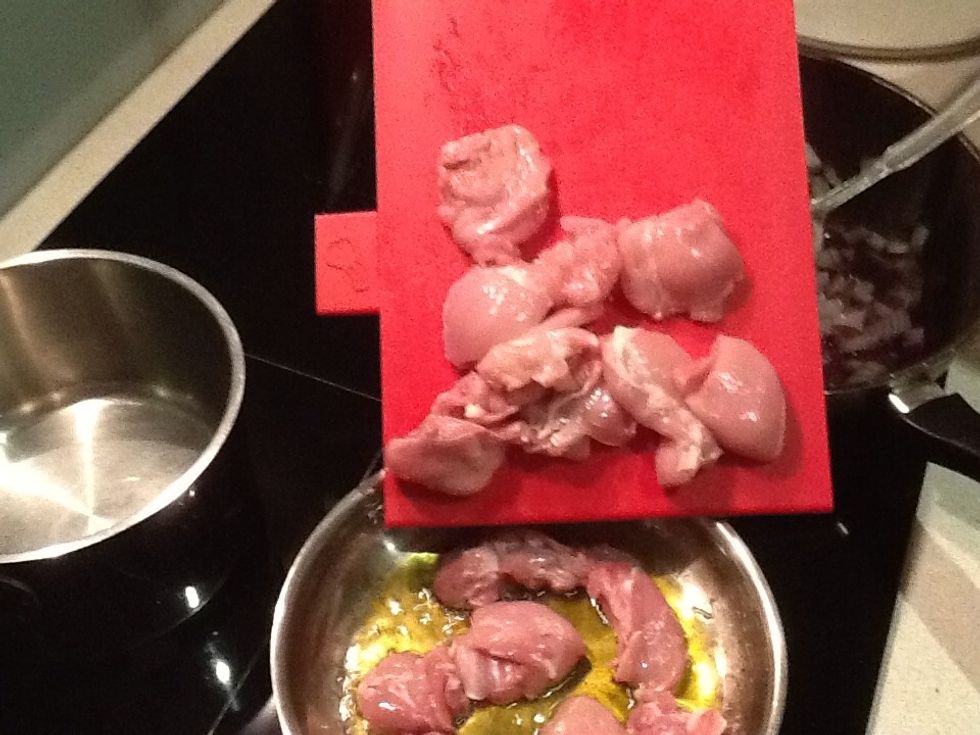 Heat 1 tablespoon of oil in small frying pan and brown the chicken.