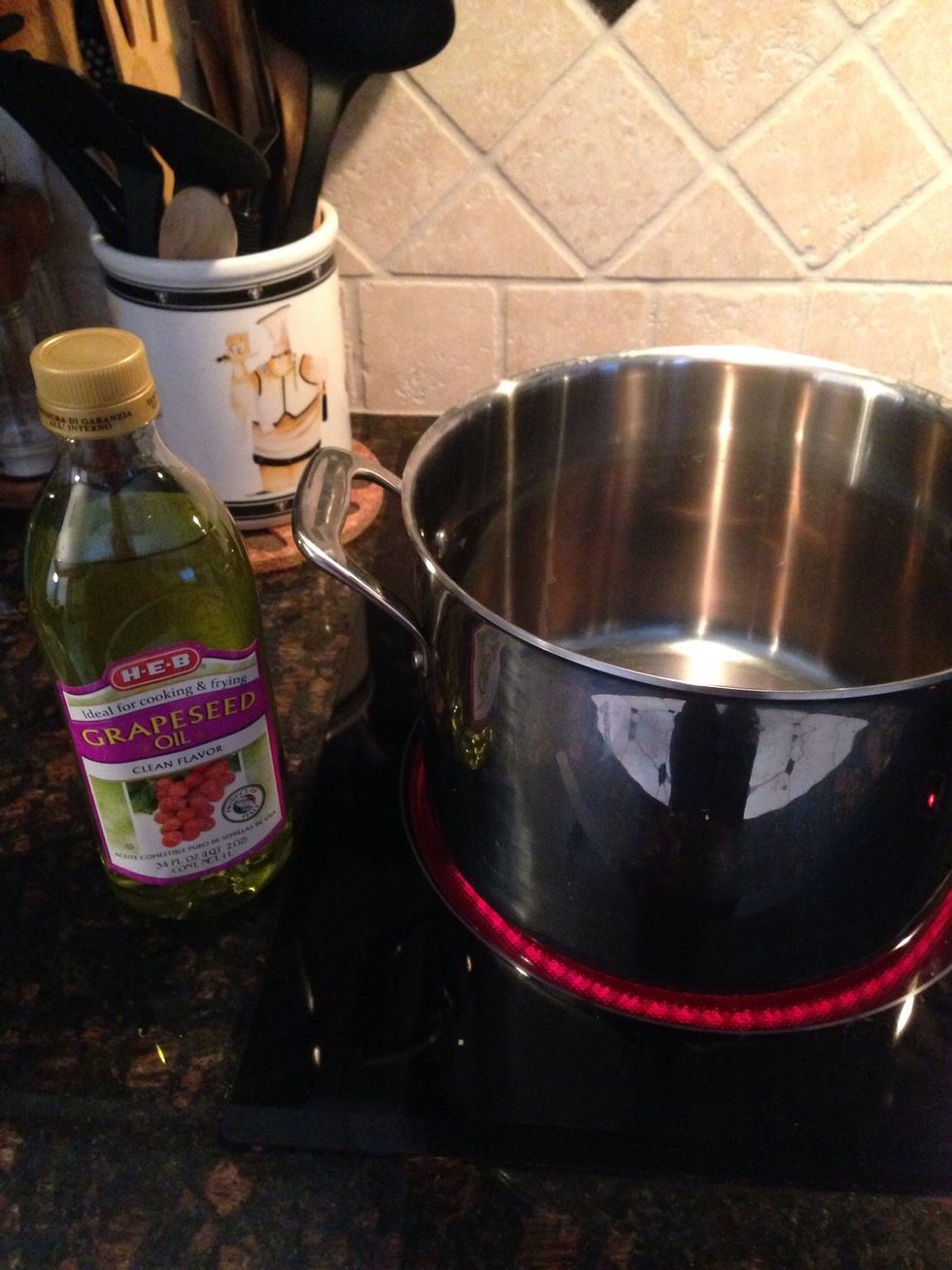 Heat a large stock pot over medium high heat and add 1 Tbsp grapes eyed oil (or oil of choice).