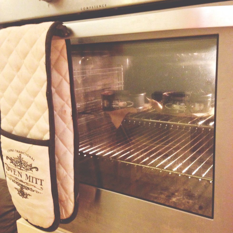 Heat for 15-20 mins on 175 degrees celcius. Cool down for 10-15 mins.