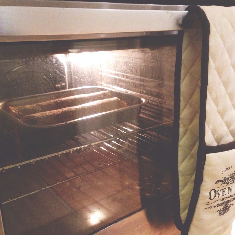 Heat in oven for 5-10 mins on 200 degrees celcius (or until berries are melted and the pancakes got a golden crust).