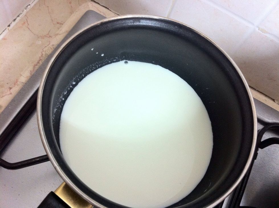 Heat the cream (100mil)