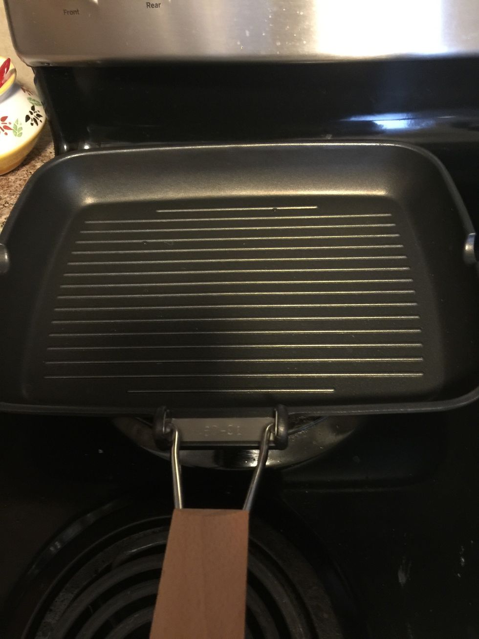 Heat the grill pan.