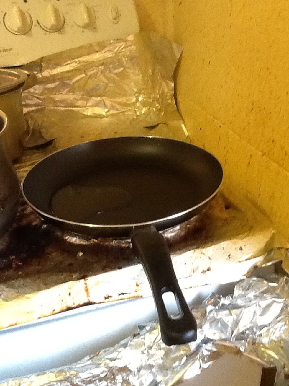 Heat the oil in a frying pan