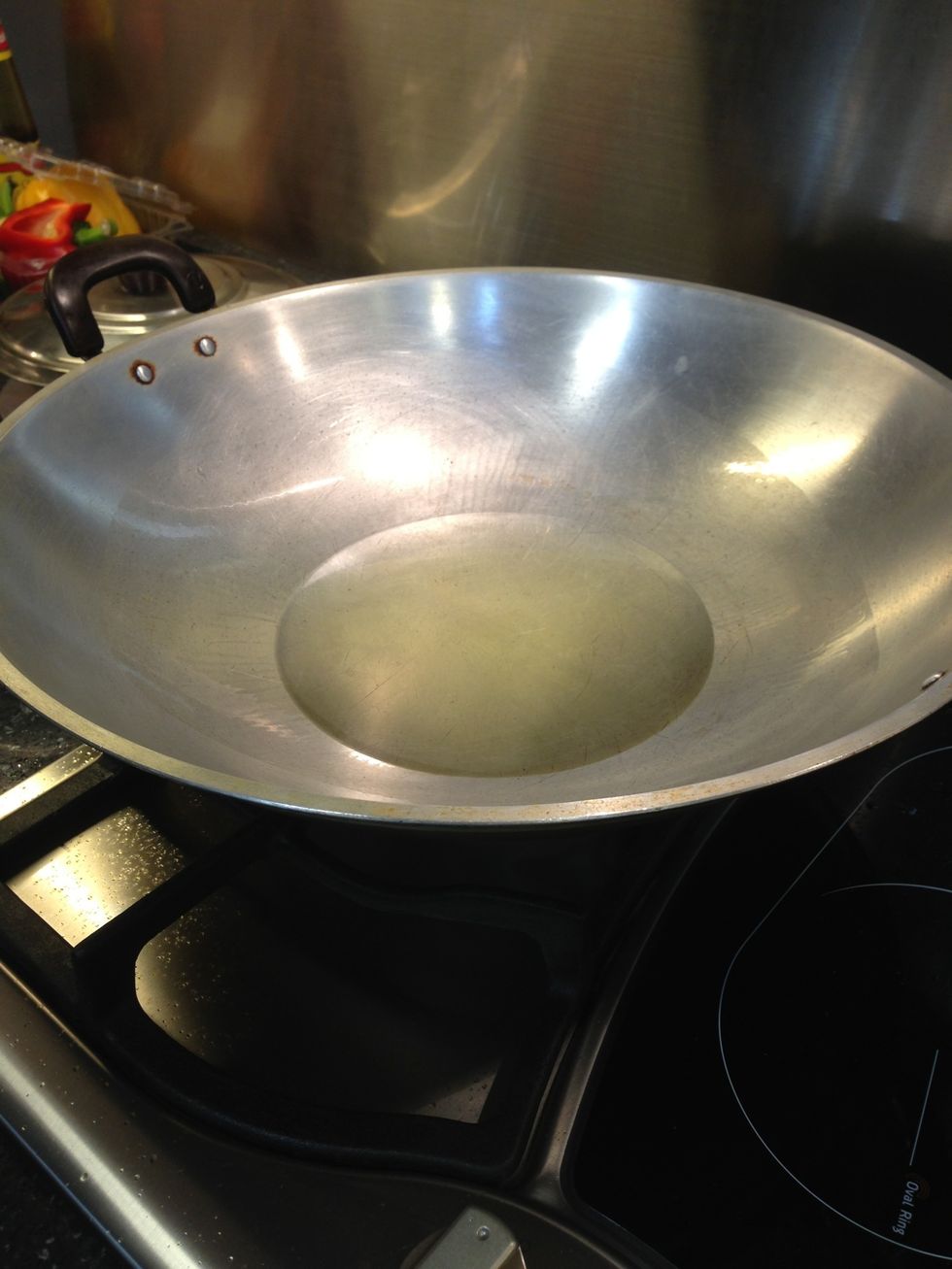 Heat up oil in deep frying pan