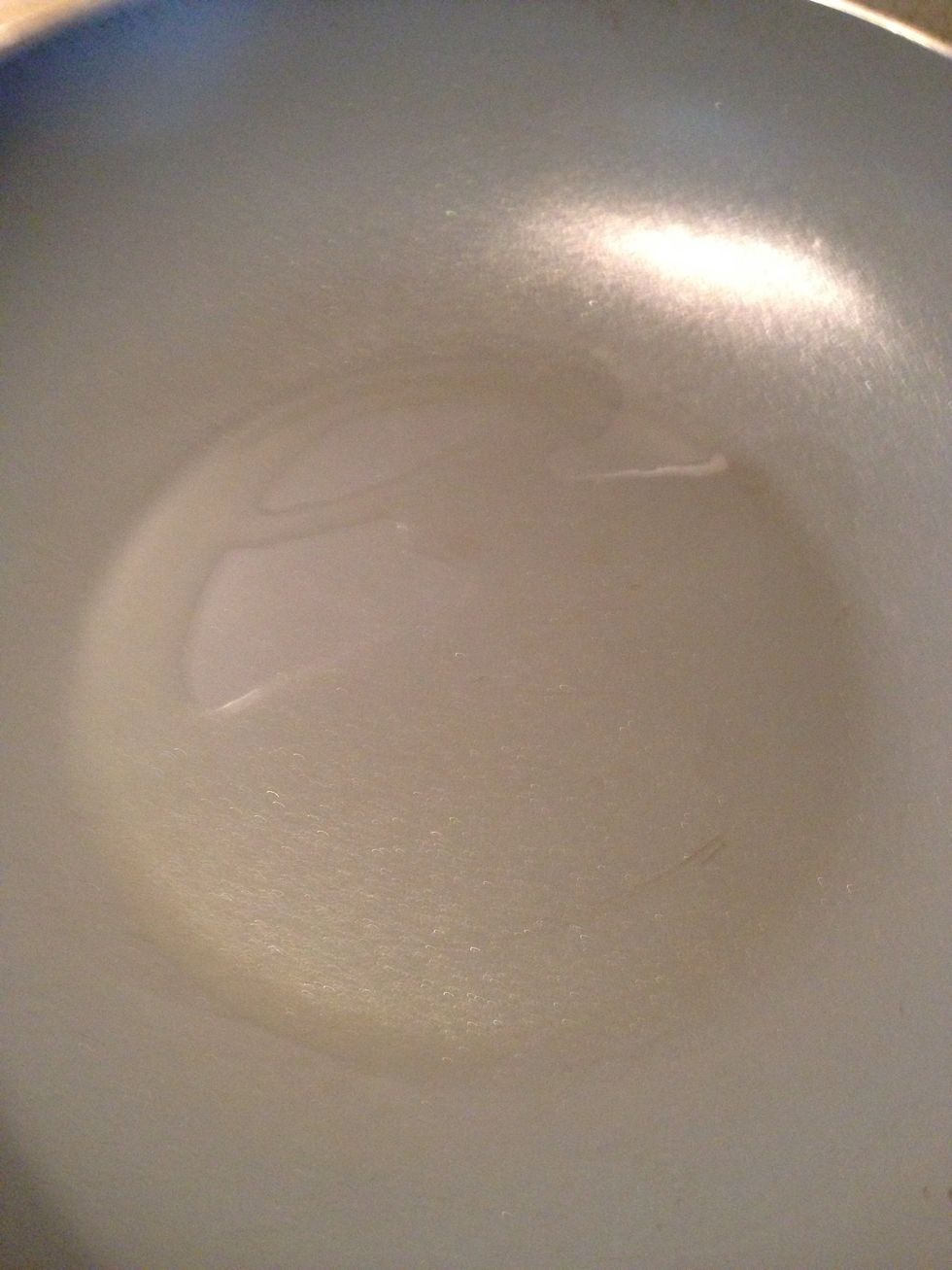 Heat up oil in the pan