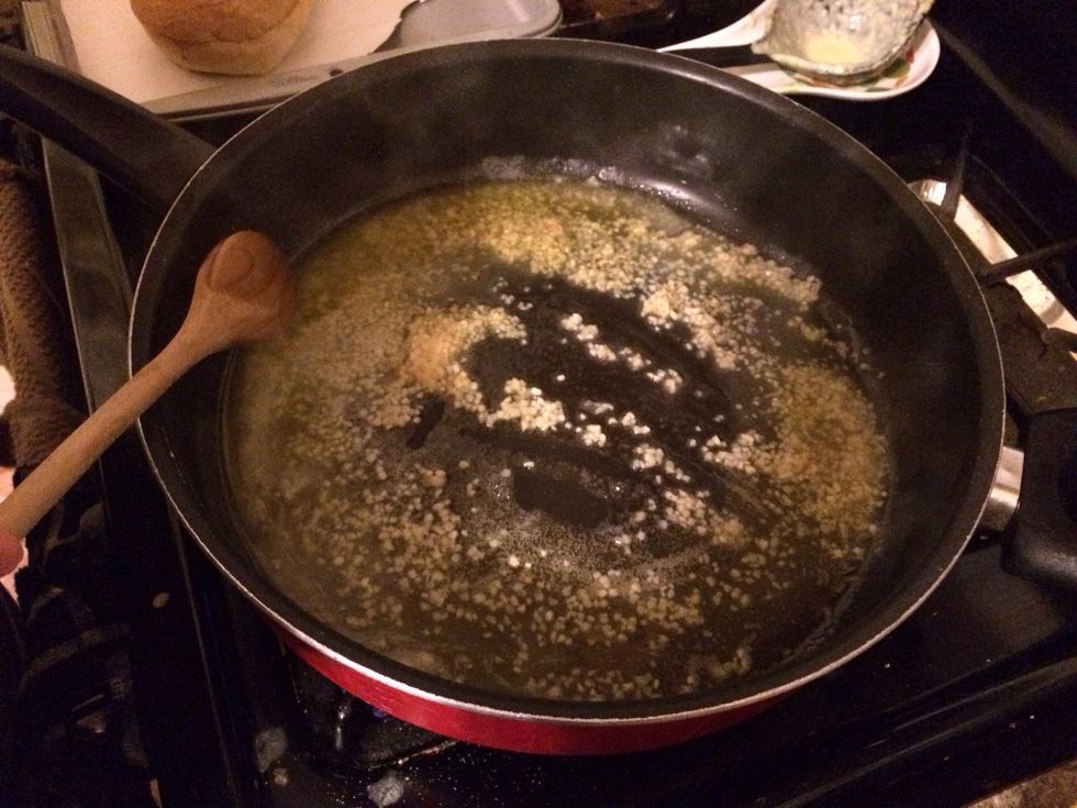 Heat up olive oil and 2 tbls of garlic.